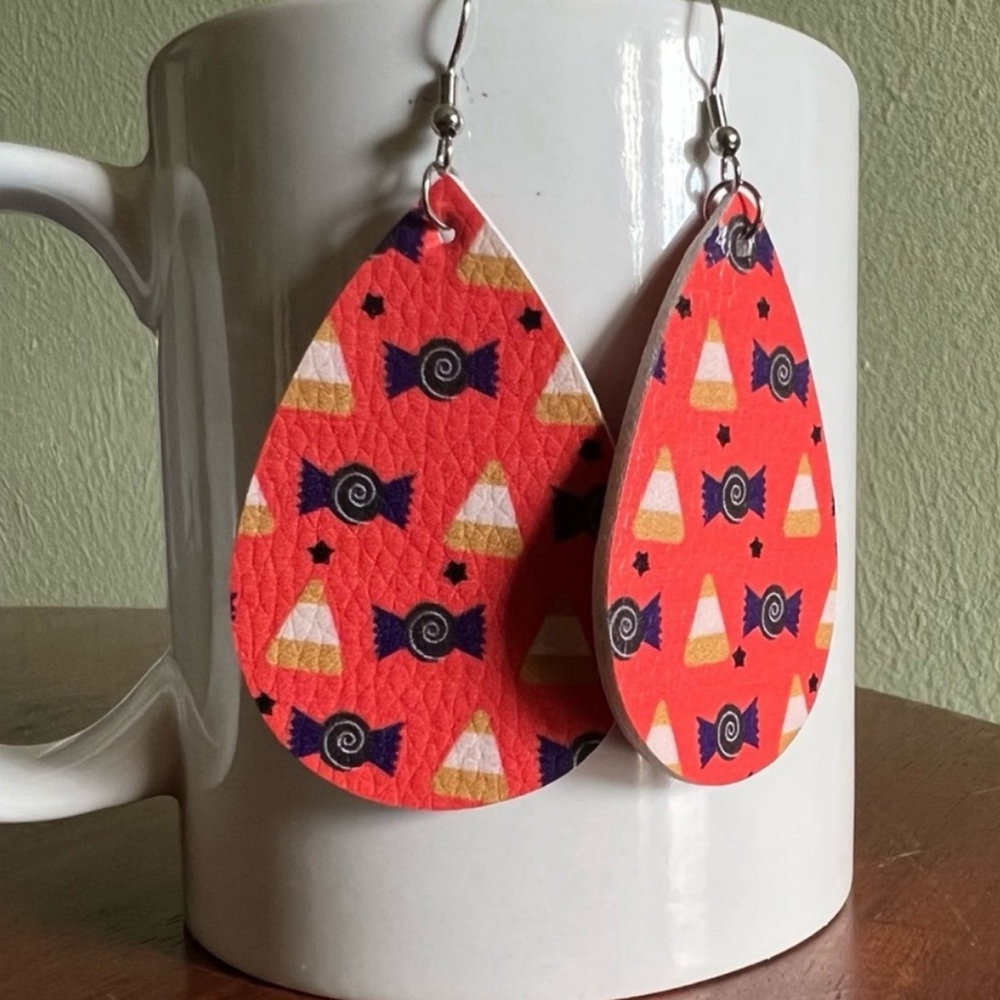 NWT Candy Corn Halloween Tear Drop Earrings